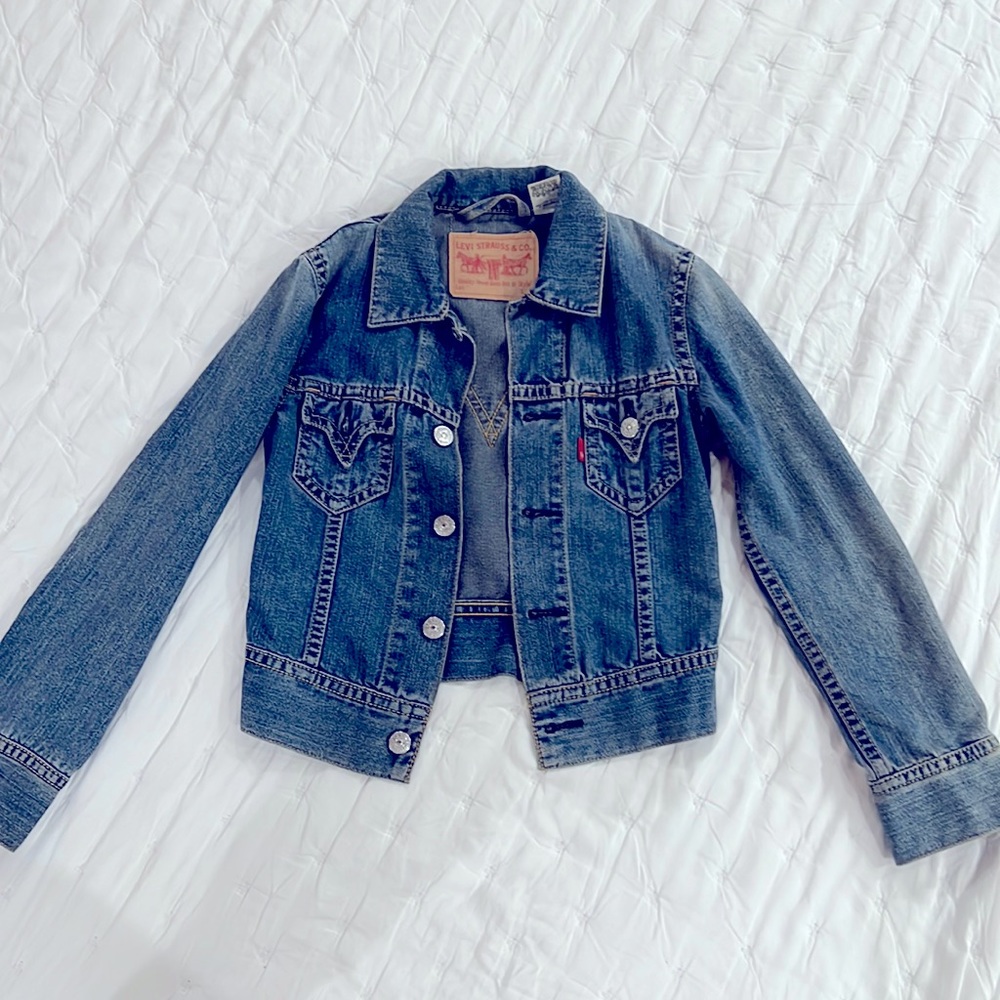 LEVI Iconic Denim Jean Jacket Like New SZ S
